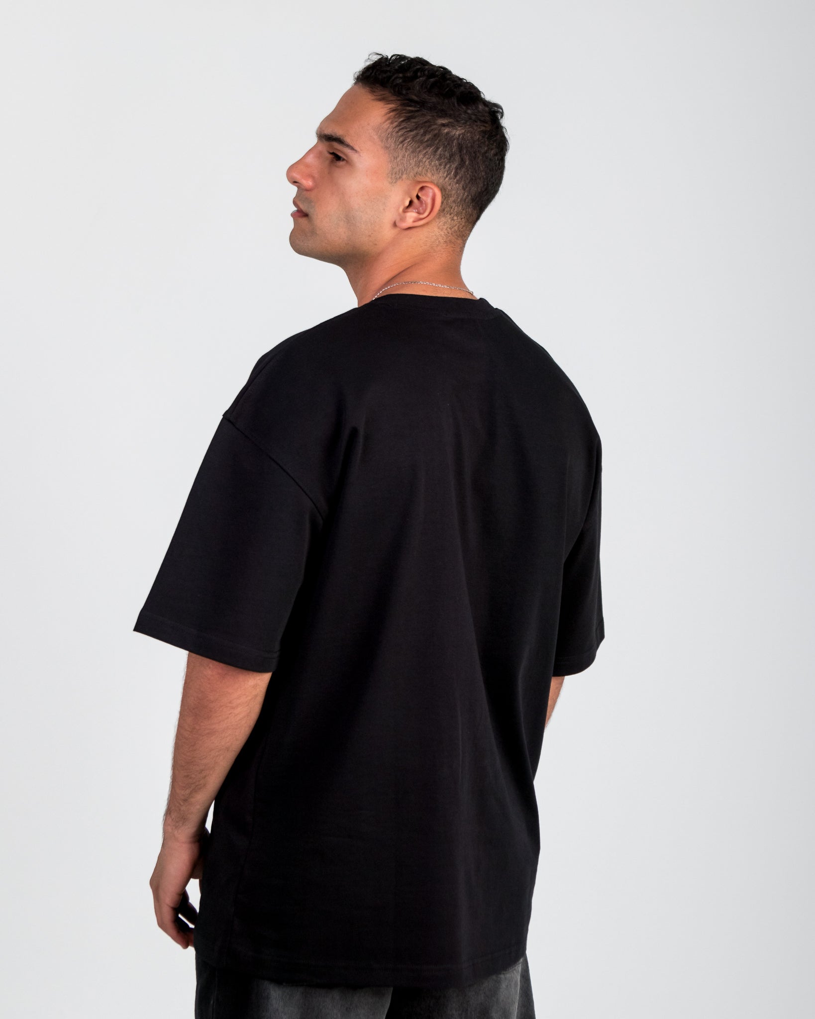 Delak “Stay Strong” Oversized Tee